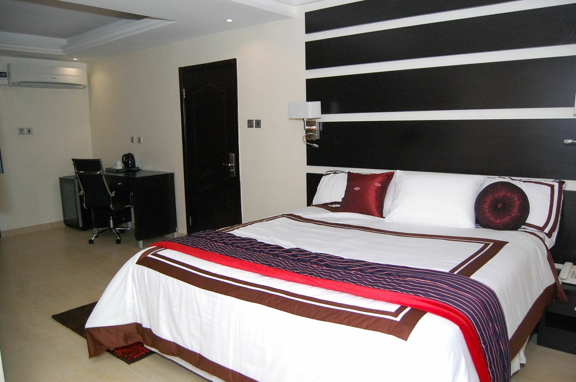 The Montrose Hotel Lekki Kültér fotó